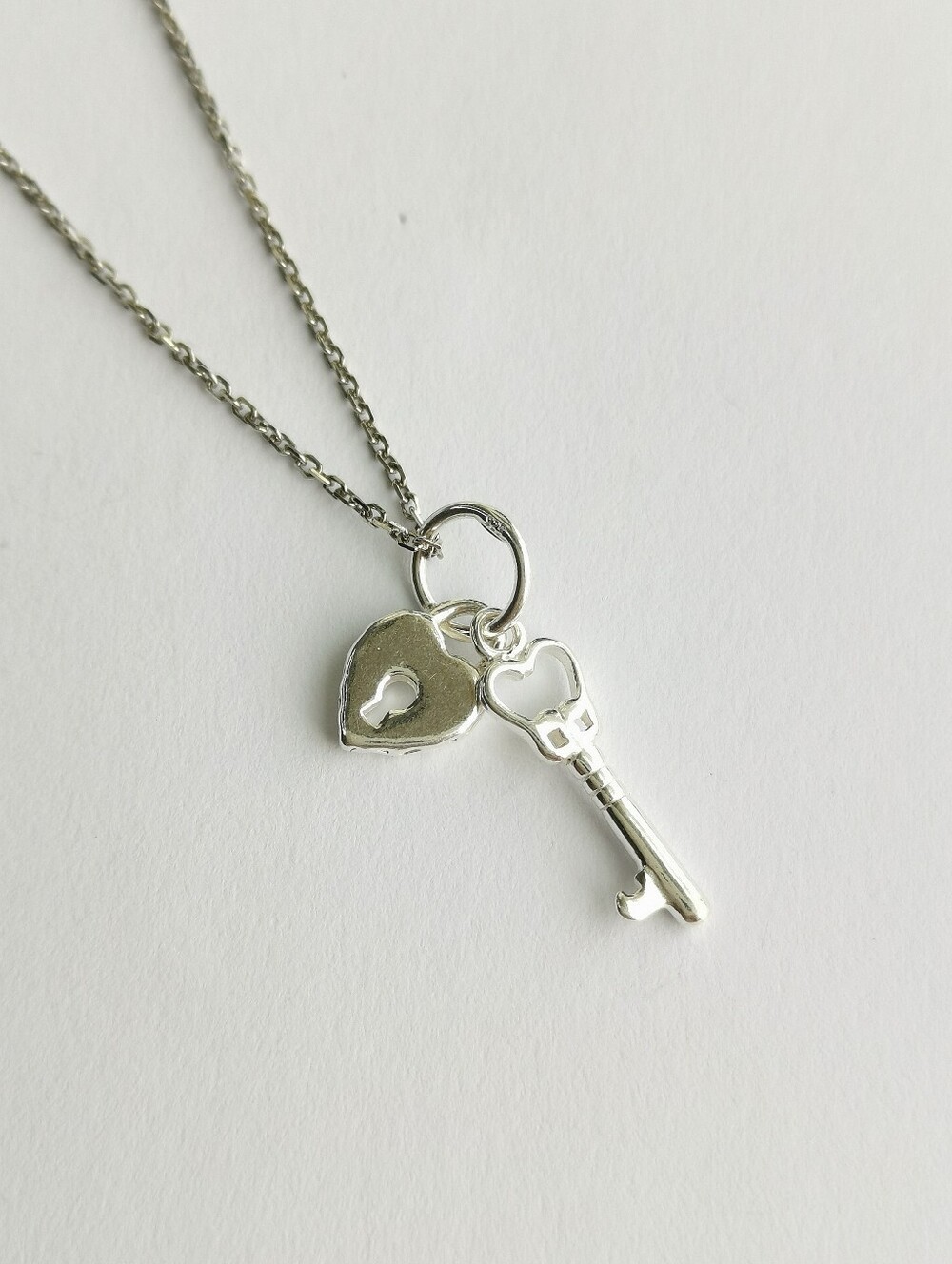 Sterling silver  heart padlock & key charm pendant necklace 🆕